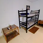 Pousada Ideal Guaruja - Estudios Mobiliados, Ar-Condicionado E Cozinha